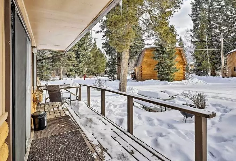 Direct Beach Access: Grand Lake Cabin W/ Deck!