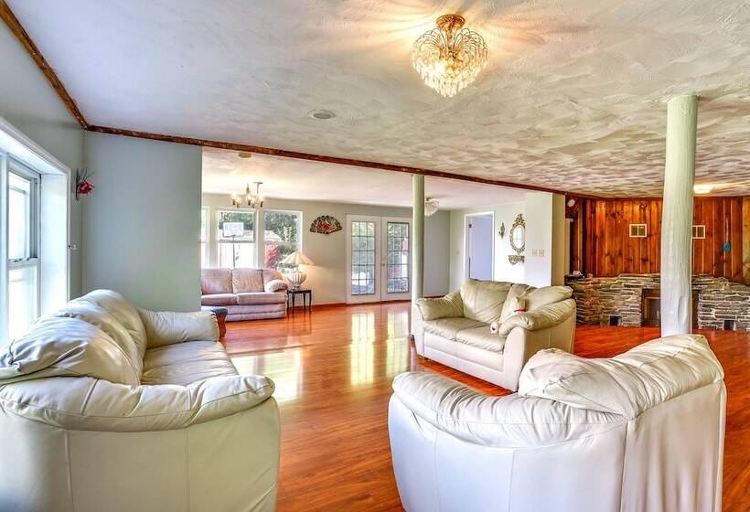 Hammondsport Home: Keuka Lake Views & Hiking!