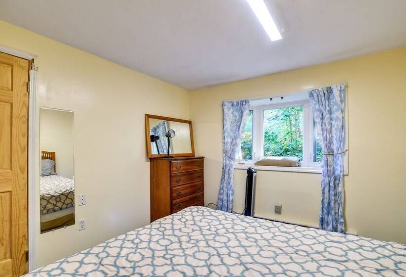 Hammondsport Home: Keuka Lake Views & Hiking!