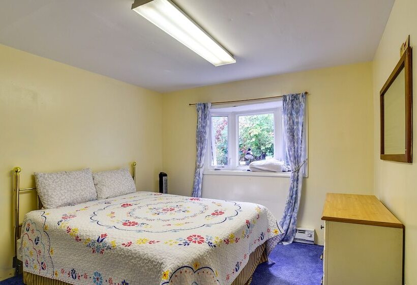 Hammondsport Home: Keuka Lake Views & Hiking!