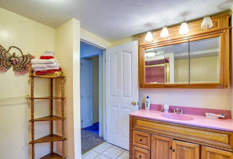 Hammondsport Home: Keuka Lake Views & Hiking!