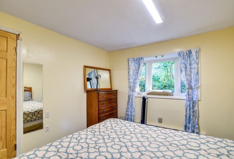 Hammondsport Home: Keuka Lake Views & Hiking!