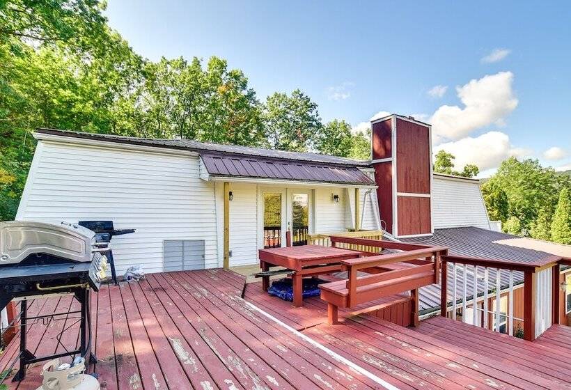 Hammondsport Home: Keuka Lake Views & Hiking!