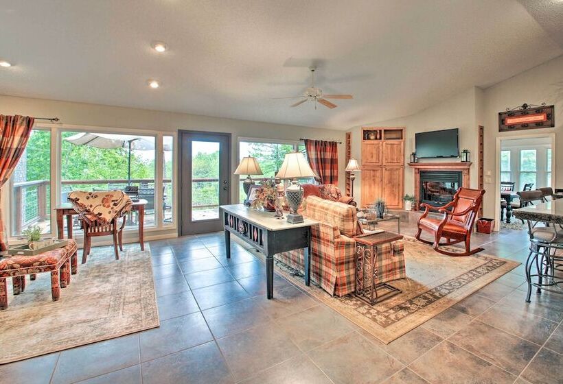 3 Mi To Lake Desoto: Home W/ Furnished Deck!