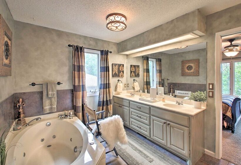 3 Mi To Lake Desoto: Home W/ Furnished Deck!