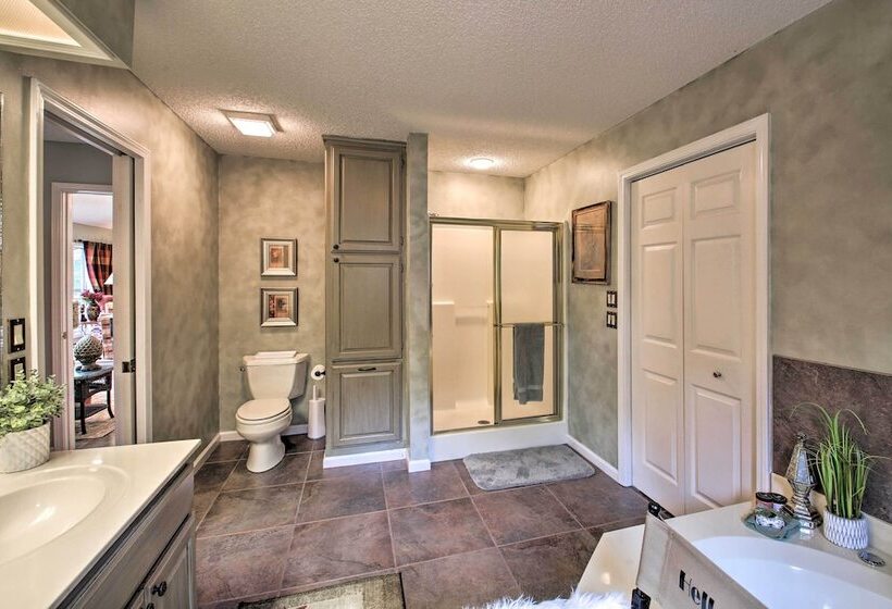 3 Mi To Lake Desoto: Home W/ Furnished Deck!