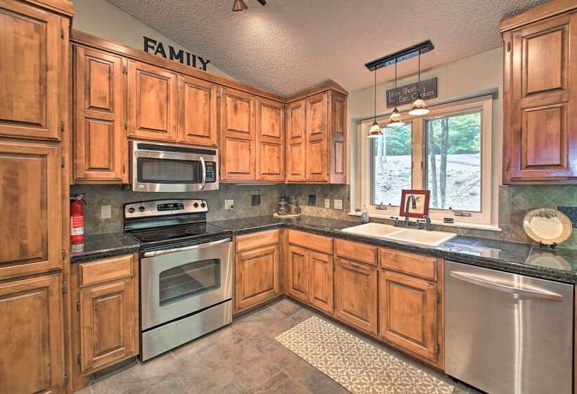 3 Mi To Lake Desoto: Home W/ Furnished Deck!