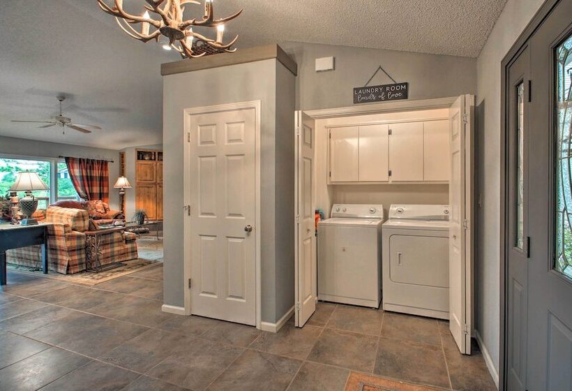 3 Mi To Lake Desoto: Home W/ Furnished Deck!