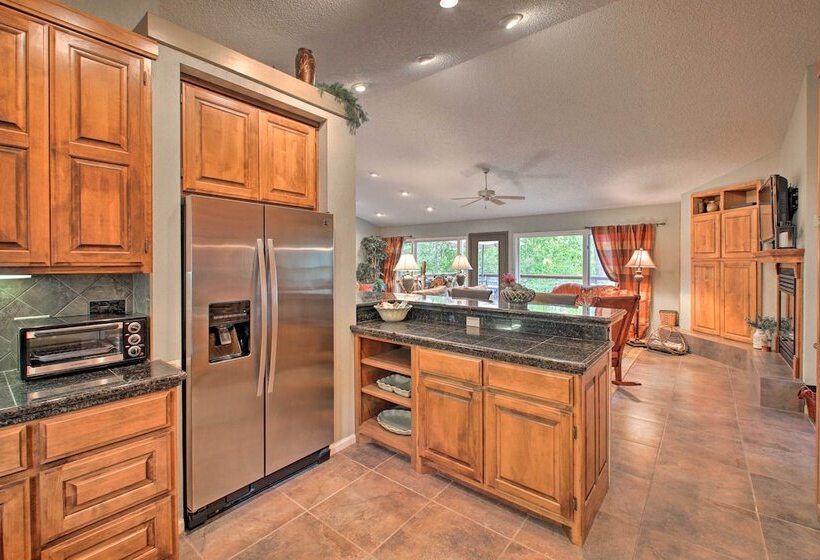 3 Mi To Lake Desoto: Home W/ Furnished Deck!