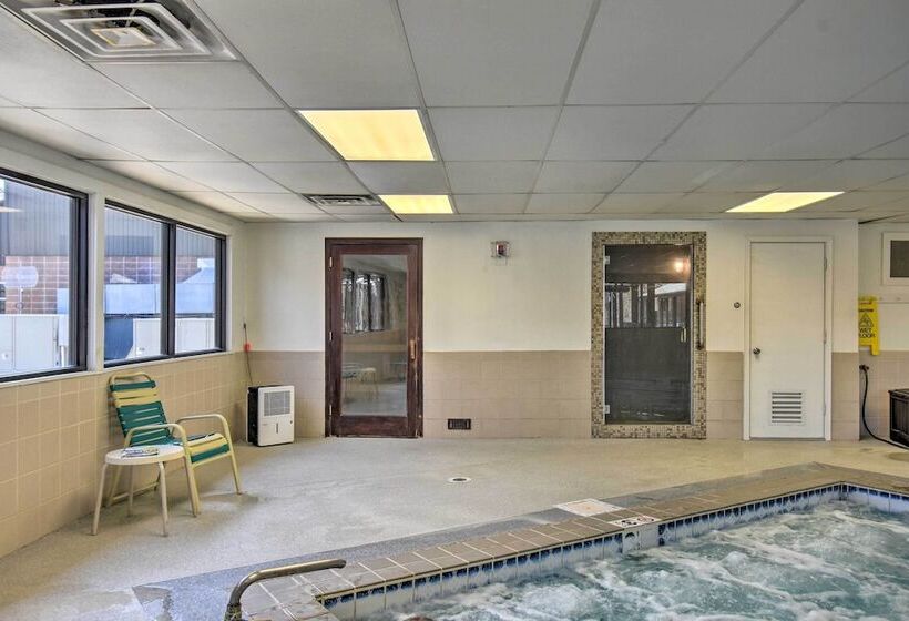 3 Mi To Lake Desoto: Home W/ Furnished Deck!