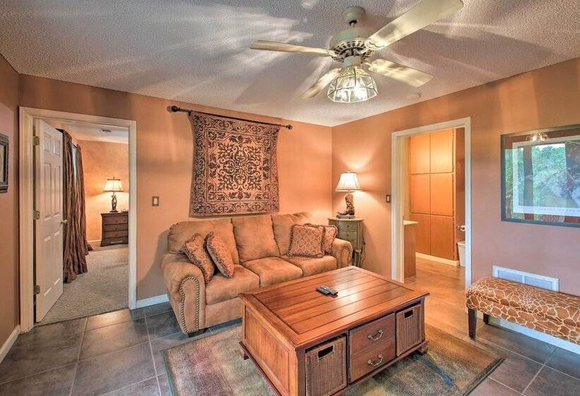 3 Mi To Lake Desoto: Home W/ Furnished Deck!