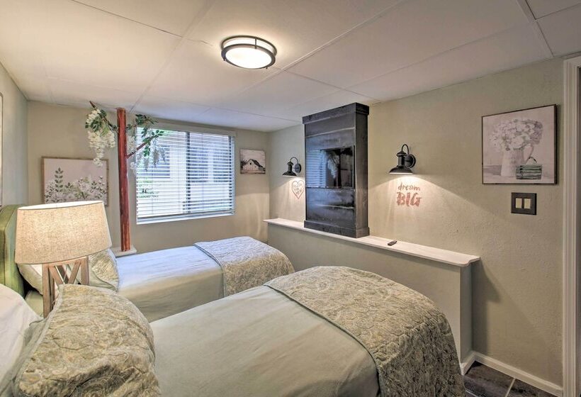 3 Mi To Lake Desoto: Home W/ Furnished Deck!