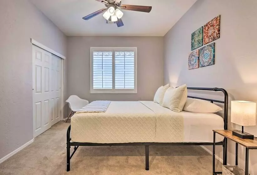 San Tan Valley Home W/ Pool Access & Golf View!