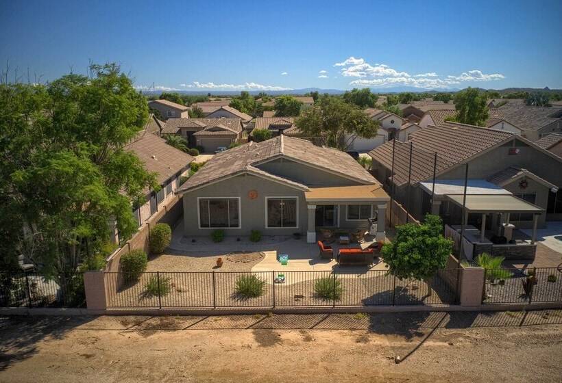 San Tan Valley Home W/ Pool Access & Golf View!