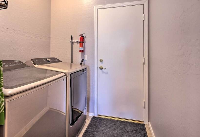 San Tan Valley Home W/ Pool Access & Golf View!