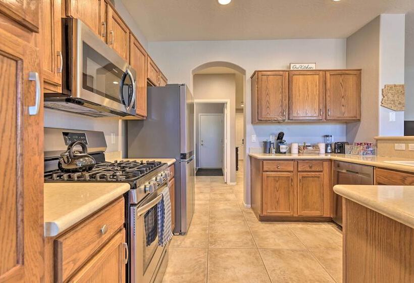 San Tan Valley Home W/ Pool Access & Golf View!