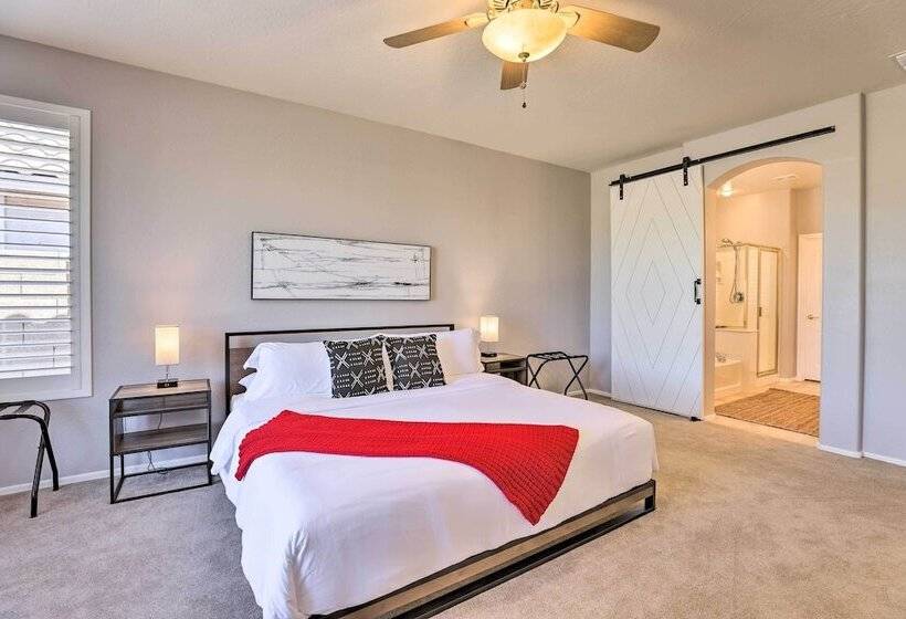 San Tan Valley Home W/ Pool Access & Golf View!