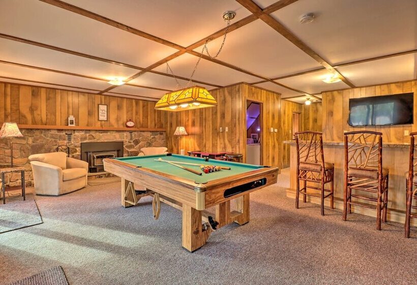 Lake Harmony Access: Home W/ Game Room + Fire Pit!