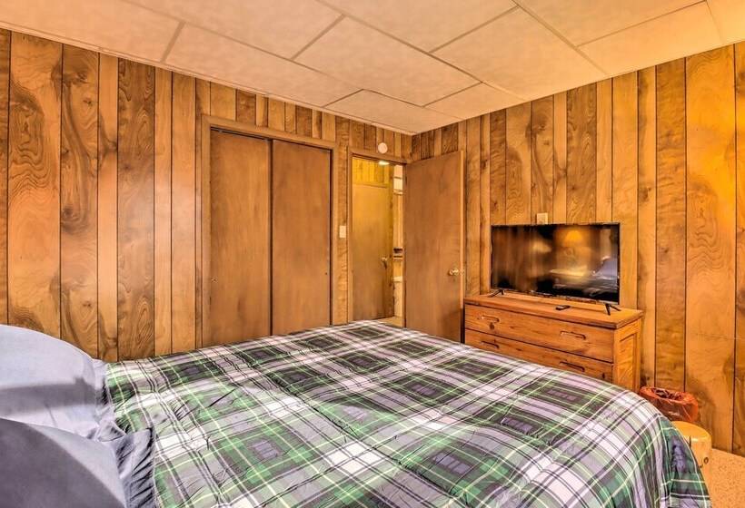 Lake Harmony Access: Home W/ Game Room + Fire Pit!