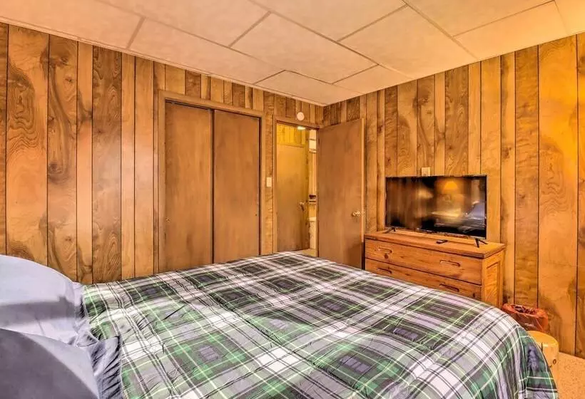 Lake Harmony Access: Home W/ Game Room + Fire Pit!