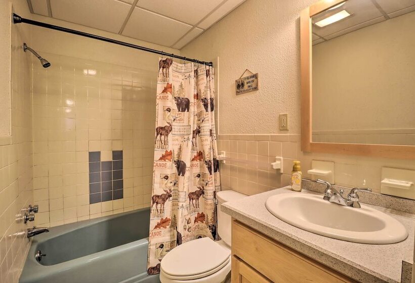 Lake Harmony Access: Home W/ Game Room + Fire Pit!