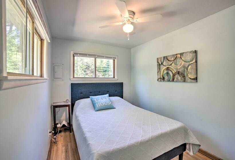 Lakefront Wisconsin Cottage W/ Dock & Hot Tub!