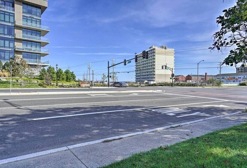 Long Branch Getaway: Grill, 1 Block To Beach!