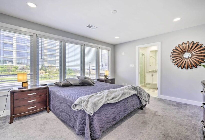 Long Branch Getaway: Grill, 1 Block To Beach!