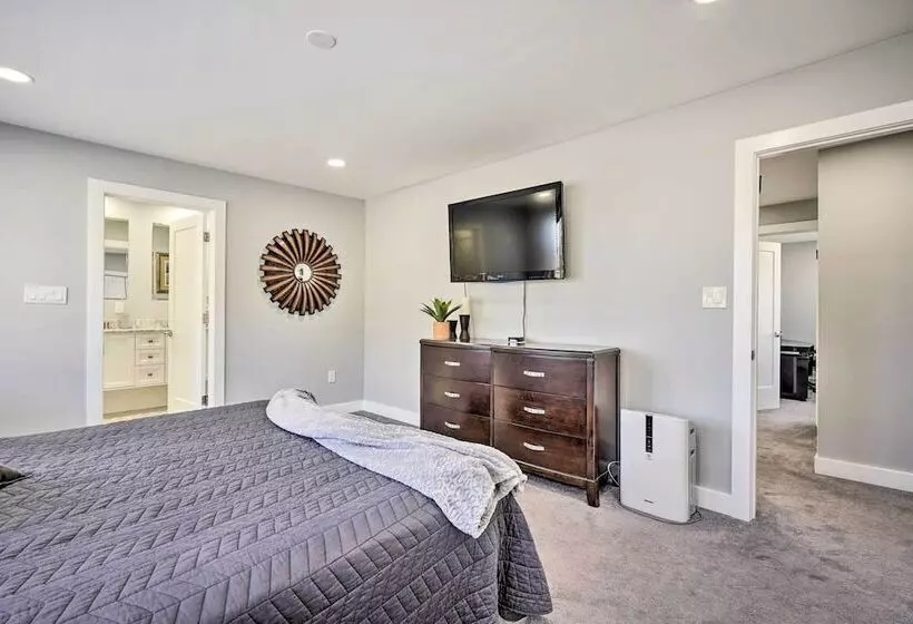 Long Branch Getaway: Grill, 1 Block To Beach!