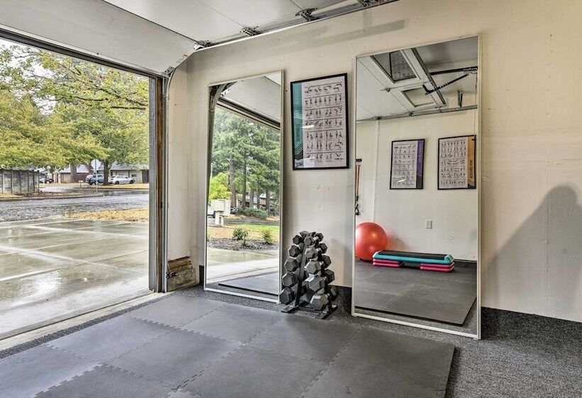 Lovely Vancouver Retreat W/ Home Gym!