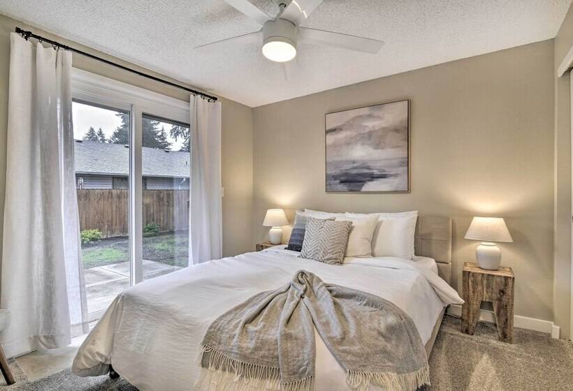 Lovely Vancouver Retreat W/ Home Gym!