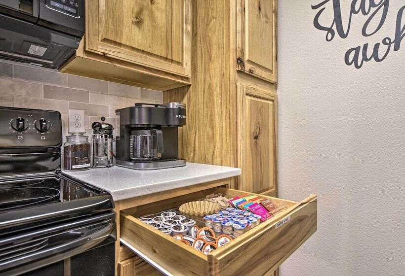 Lovely Vancouver Retreat W/ Home Gym!