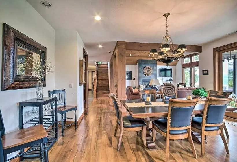 Luxe Coos Bay Escape W/ Patio + River Views!