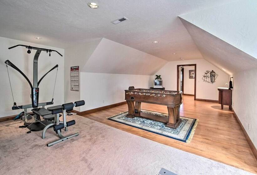 Luxe Coos Bay Escape W/ Patio + River Views!