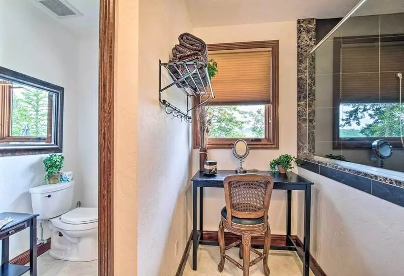 Luxe Coos Bay Escape W/ Patio + River Views!