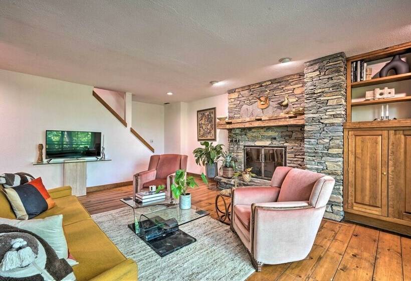 Luxe Plymouth Chalet W/ Indoor Pool & 3 Decks!