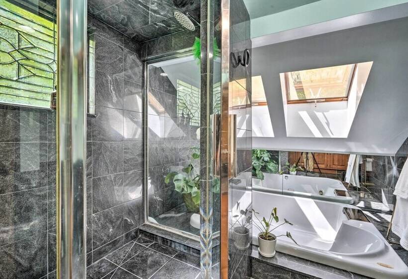 Luxe Plymouth Chalet W/ Indoor Pool & 3 Decks!