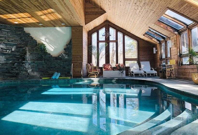 Luxe Plymouth Chalet W/ Indoor Pool & 3 Decks!