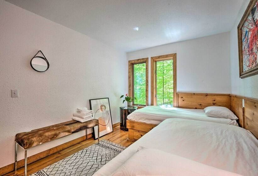 Luxe Plymouth Chalet W/ Indoor Pool & 3 Decks!