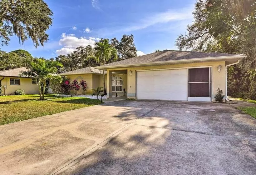 Modern Home W/ Screened In Pool: 4 Mi To The Beach