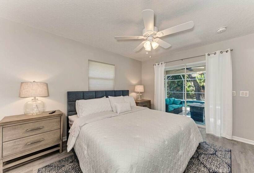 Modern Home W/ Screened In Pool: 4 Mi To The Beach