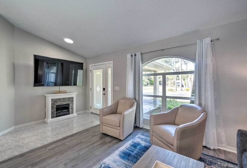 Modern Home W/ Screened In Pool: 4 Mi To The Beach