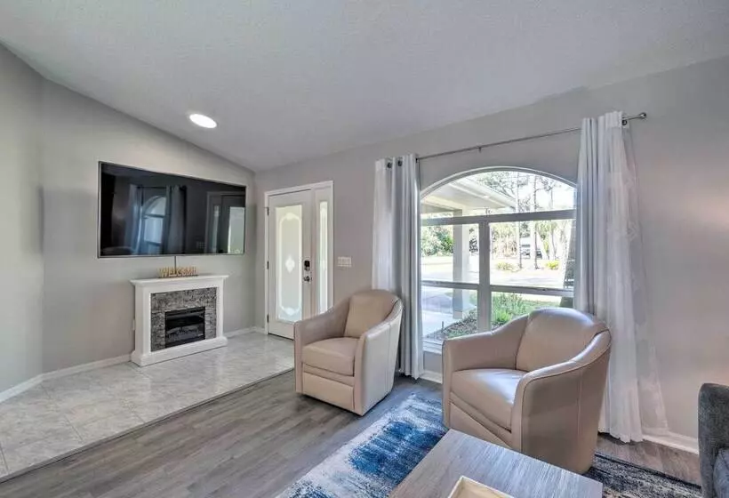 Modern Home W/ Screened In Pool: 4 Mi To The Beach