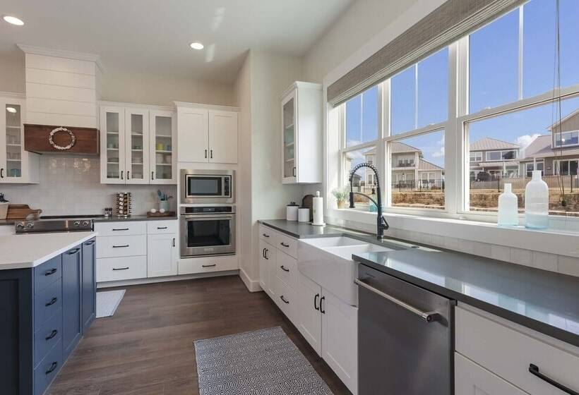 Modern Kingsland Lake Front House W/ Heated Pool!