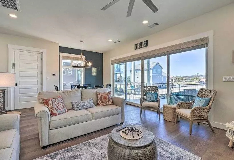 Modern Kingsland Lake Front House W/ Heated Pool!