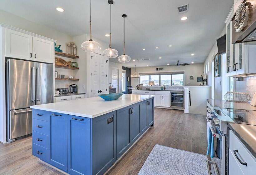 Modern Kingsland Lake Front House W/ Heated Pool!