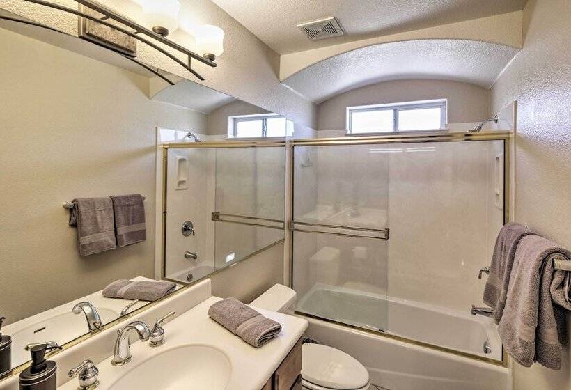 Modern Lake Havasu Oasis W/ Putting Green & Bbq!