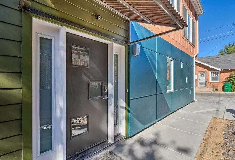 Modern Midtown Haven W/ Garage: Mt Rose Day Trips!