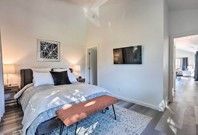 Ski, Hike, Bike: Modern Midtown Reno Retreat!