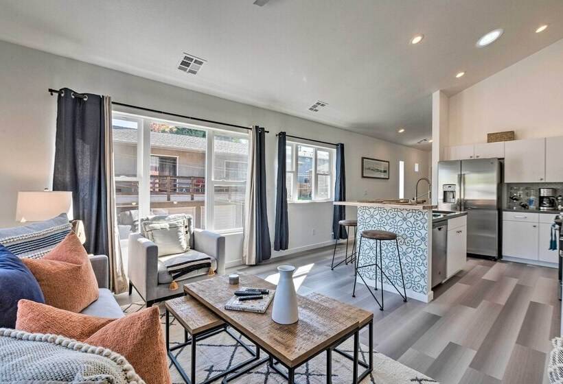 Ski, Hike, Bike: Modern Midtown Reno Retreat!